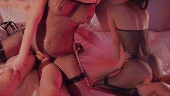 69口交后 骑上去贪婪地扭着腰 又从背后内射⋯ 连体黑丝下的腰窝好性感-babeneso - 私房ACG - sifacg.com