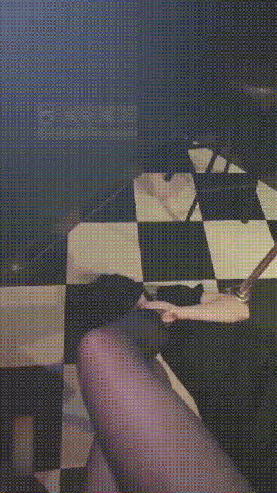 本集女王；貂蝉，ktv调教两只乖巧小狗 动图预览 - 私房ACG - sifacg.com