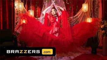 Brazzers - Lulu Chu 的撩人舞蹈是一种火辣的诱惑，让每个人都被她迷住了-lulu chu - 私房ACG - sifacg.com