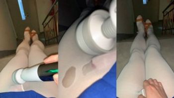 冲着楼道门手淫射精！谁怕谁是小狗狗！-yuanladyboy - 私房ACG - sifacg.com