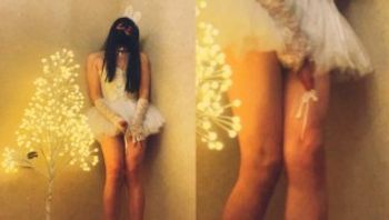伪娘元气酱圣诞献礼：圣诞树旁的小白裙射精-yuanladyboy - 私房ACG - sifacg.com