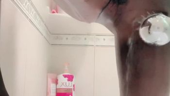 黑丝袜妹子用淋浴喷头自慰喷水呻吟和高潮-secretkiko - 私房ACG - sifangacg.com
