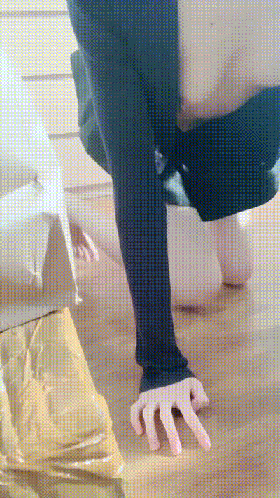 单薄衬衣小妹打扫房间,不经意露出粉色奶头,转身半蹲竟可瞥到可口无毛嫩穴-secretkiko 动图预览 - 私房ACG - sifacg.com