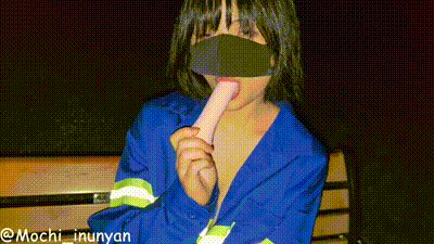 （预览版）穿着环卫工制服的女孩在公园里露出，舔长凳并自慰-mochi_inunyan 动图预览 - 私房ACG - sifacg.com