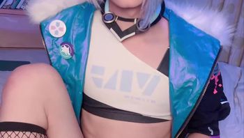 Honkai: Star Rail – Cute femboy cosplays Silver Wolf barefoot in the room playing with his big cock-aroma - 私房ACG - sifacg.com