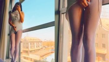 Yuanladyboy: The Asian Latin queen squirts in front of the French window-yuanladyboy - 私房ACG - sifacg.com