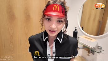 可爱的麦当劳女孩弄错了订单但彻底补偿了-lily cute - 私房ACG - sifacg.com