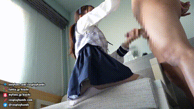 Japanese schoolgirl in classic uniform gives a guy a handjob and assjob.-cosplayhands 动图预览 - 私房ACG - sifacg.com