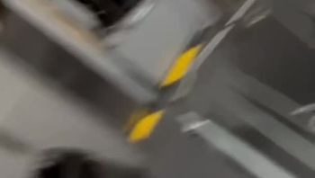 陪老公出差上海，第一次体验了模子哥。老公忙的没空现场刷锅，没看到我被别人射满的样子，于是在机场忍不住了。 - 私房ACG - sifacg.com