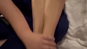 别人老婆就是好，被操不行了嘴里还喊着在录像的老公。兄弟我老婆口活好吗？包好的啊，口的真的太爽了！ - 私房ACG - sifacg.com