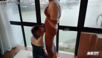 淫奴母狗菊穴双插，调教小萝莉母狗古城客出江景房激战 - 私房ACG - sifacg.com